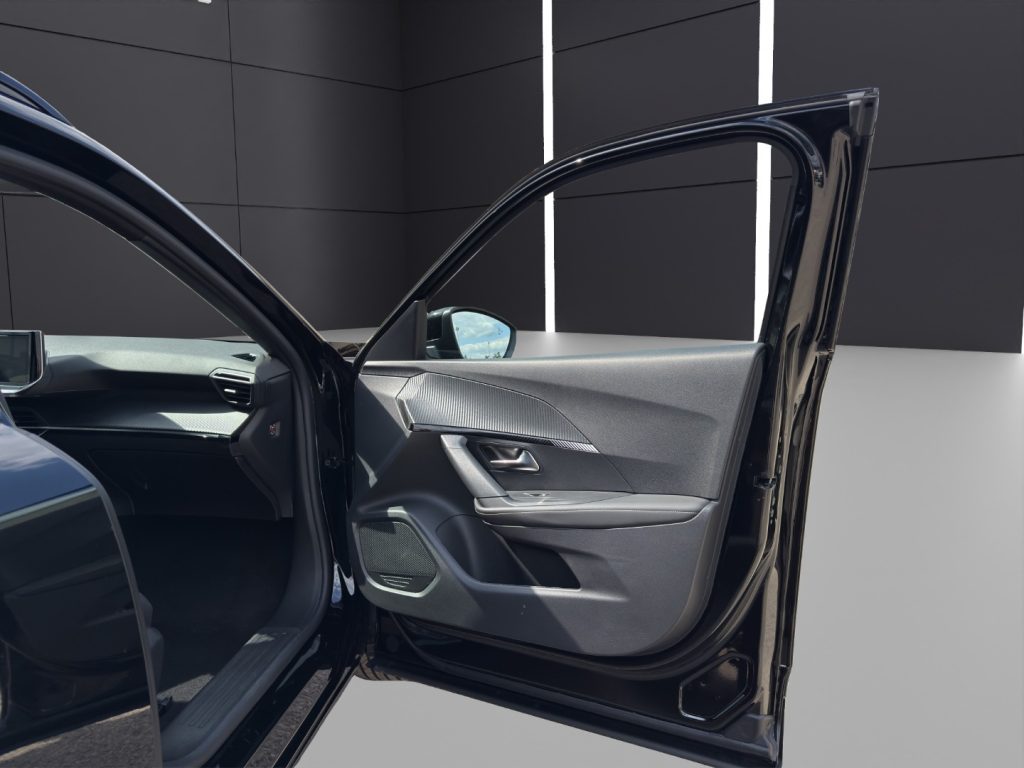 PEUGEOT 2008 PureTech 100 S&S Allure - 17