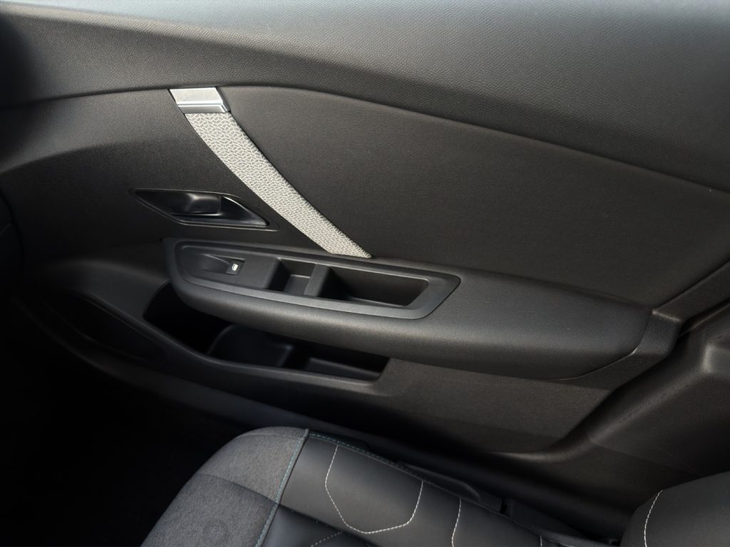 CITROEN C4 PureTech 130 S&S EAT8 Max - 17