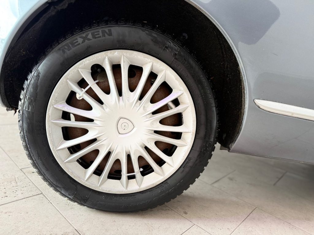 LANCIA Ypsilon 1.2 .Argento - 17