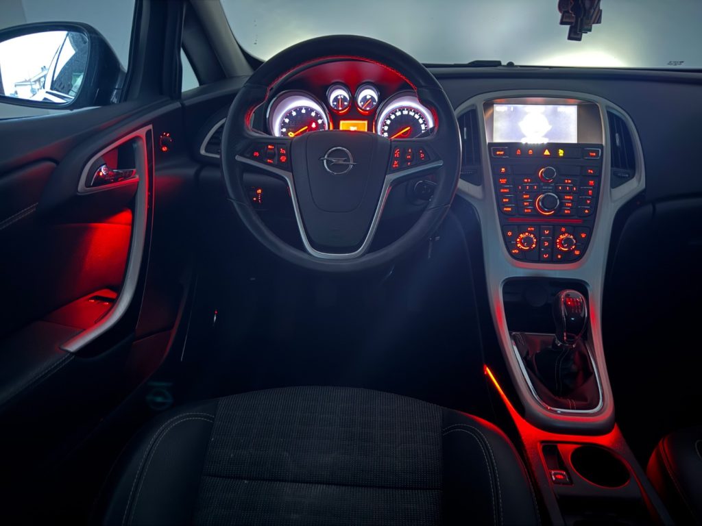 OPEL Astra GTC 1.6 Turbo 180CV 3 porte Cosmo S - 3