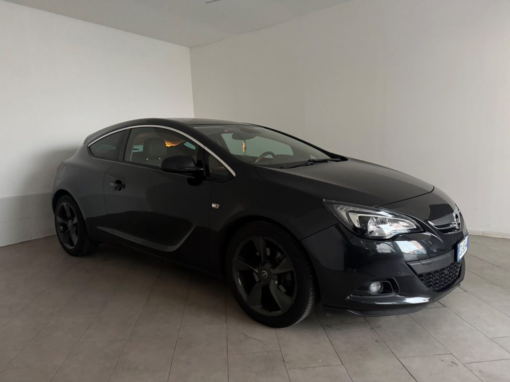 OPEL Astra GTC 1.6 Turbo 180CV 3 porte Cosmo S - 10