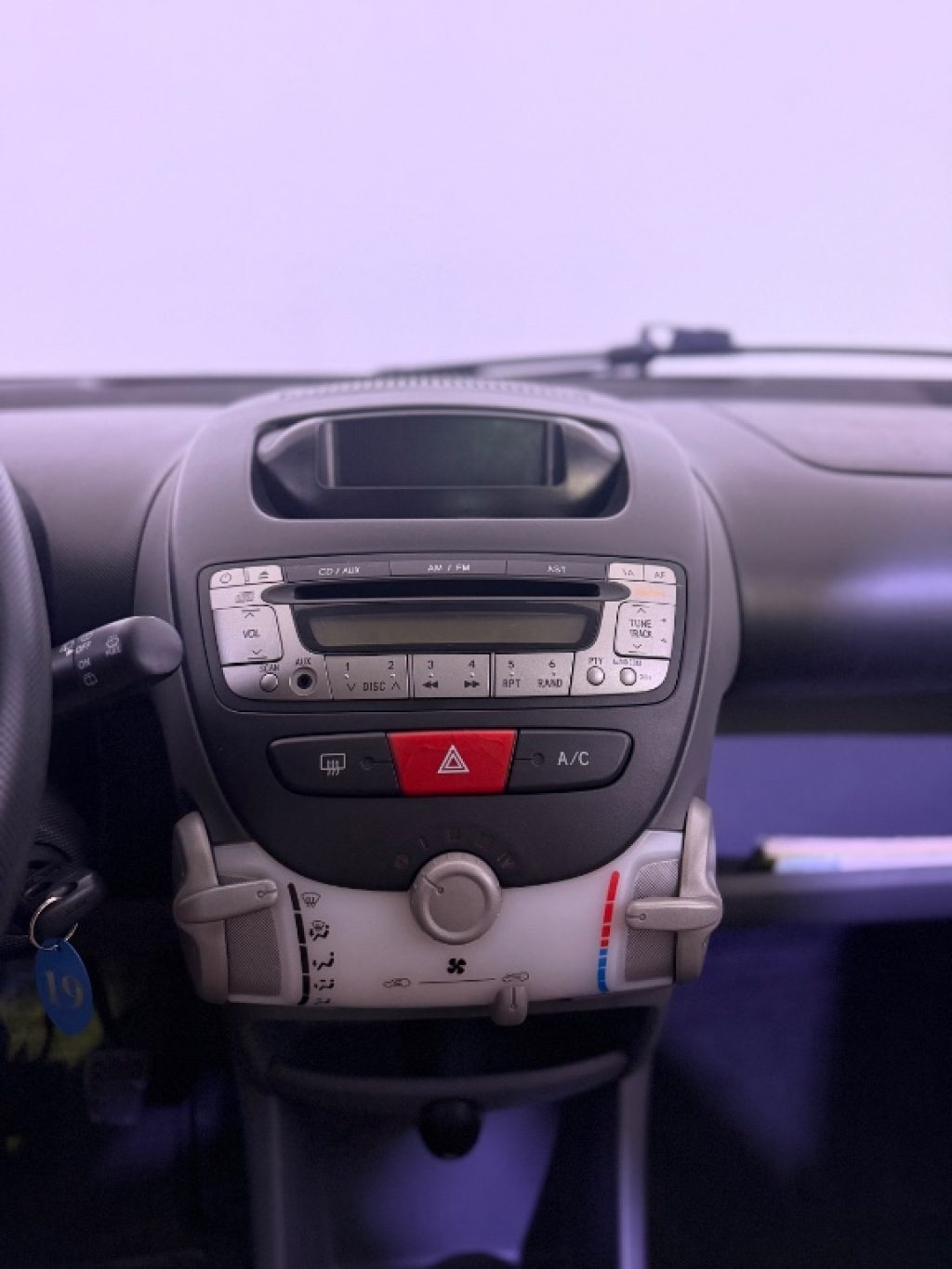 PEUGEOT 107 1.0 68CV 5p. Sweet Years - 14