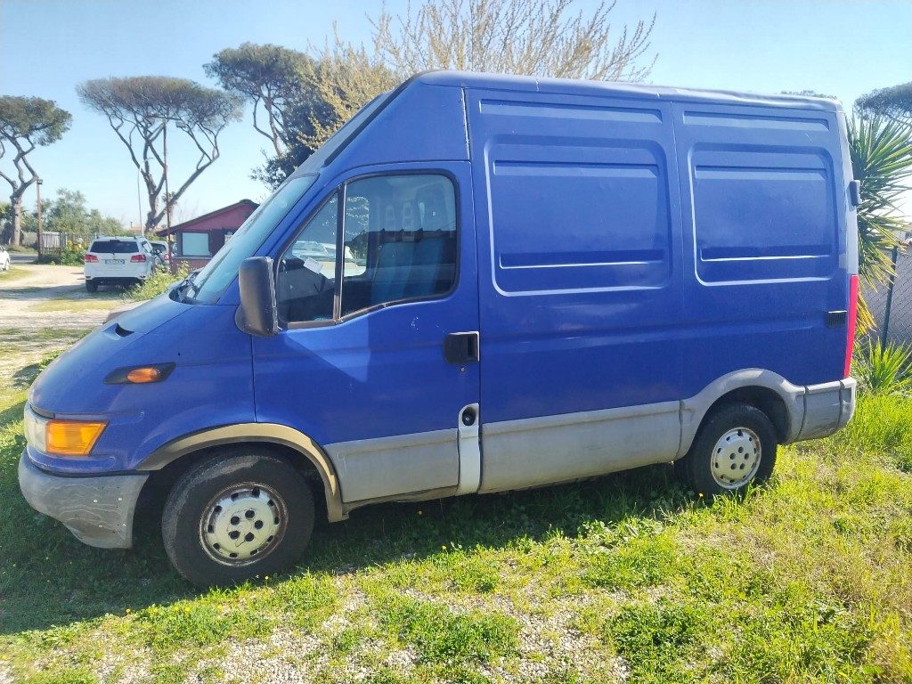 IVECO Daily 35S11 2.8 D PM-TA Furgone - 3