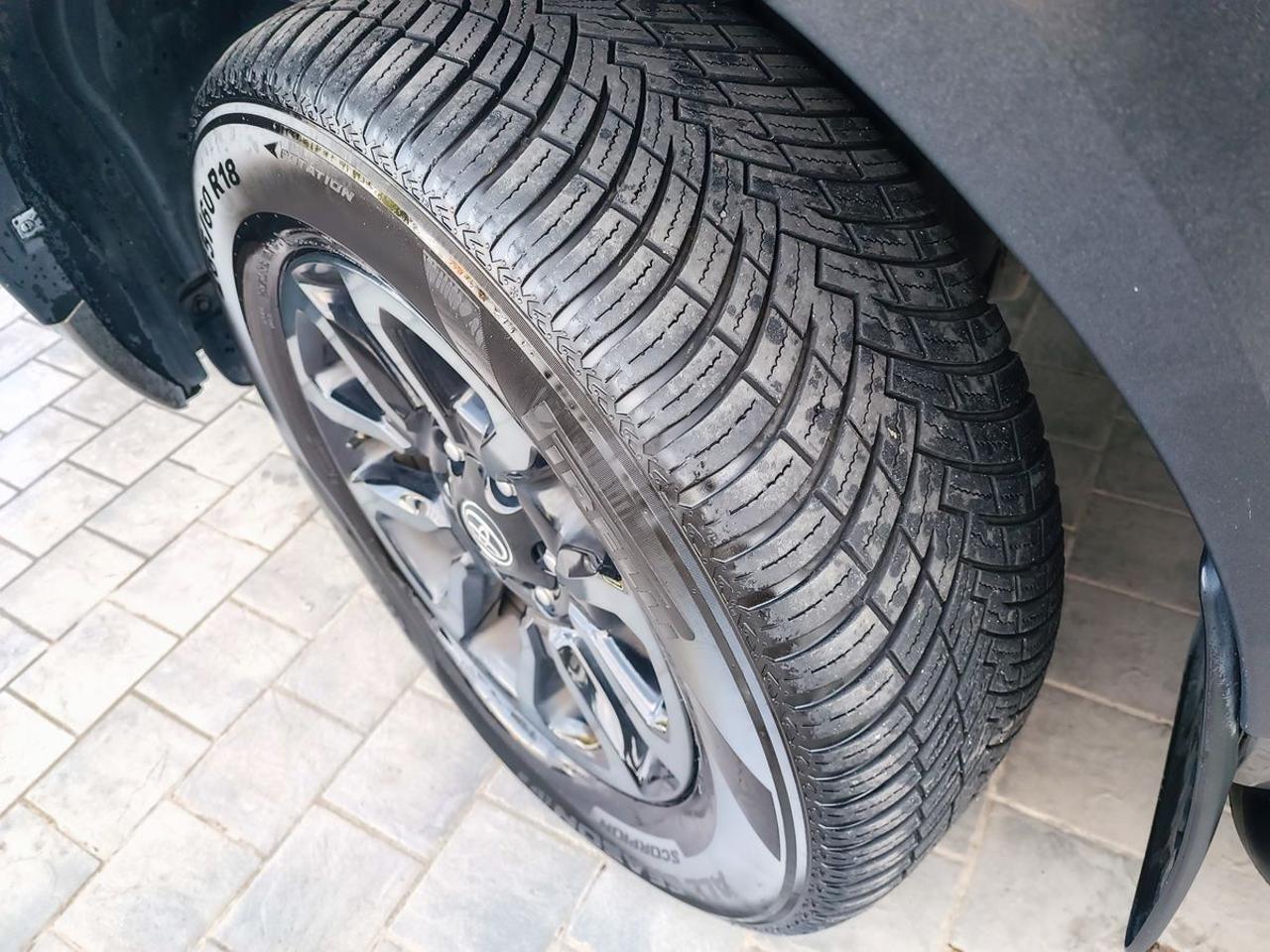 TOYOTA Hilux 2.8 D A/T 4WD 4 porte Double Cab Invincible - 33