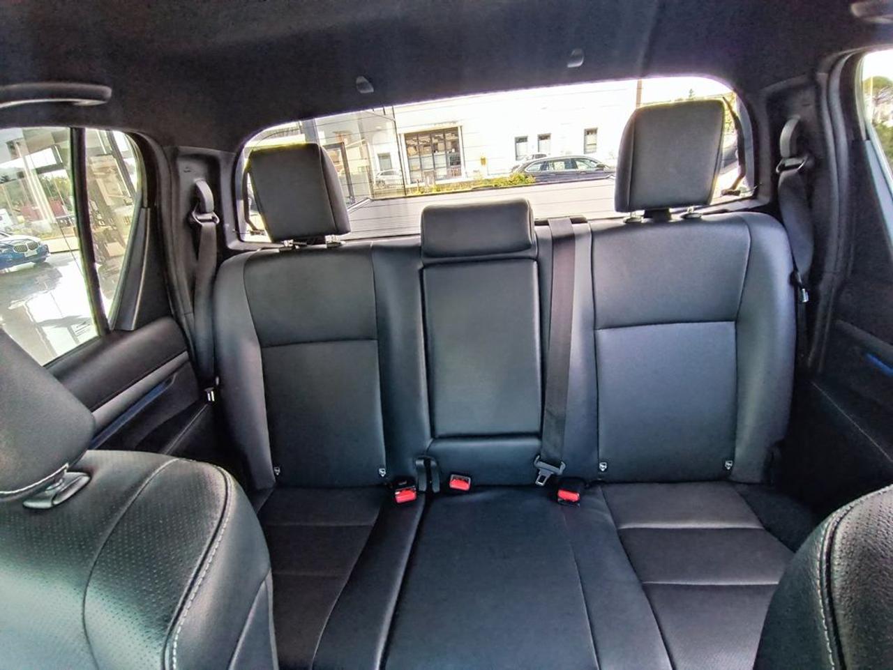 TOYOTA Hilux 2.8 D A/T 4WD 4 porte Double Cab Invincible - 3