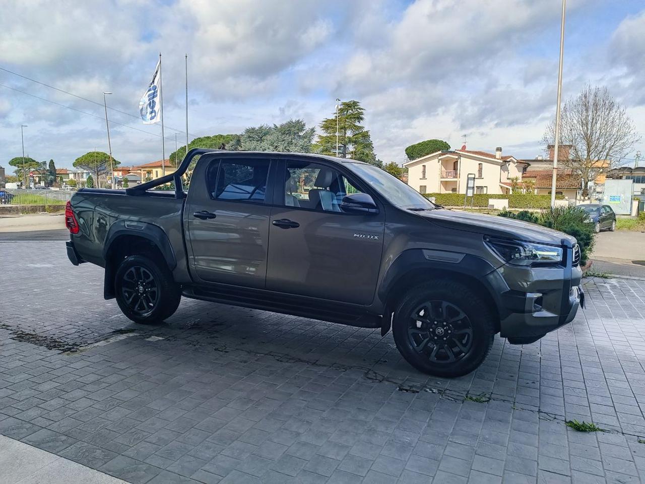 TOYOTA Hilux 2.8 D A/T 4WD 4 porte Double Cab Invincible - 31