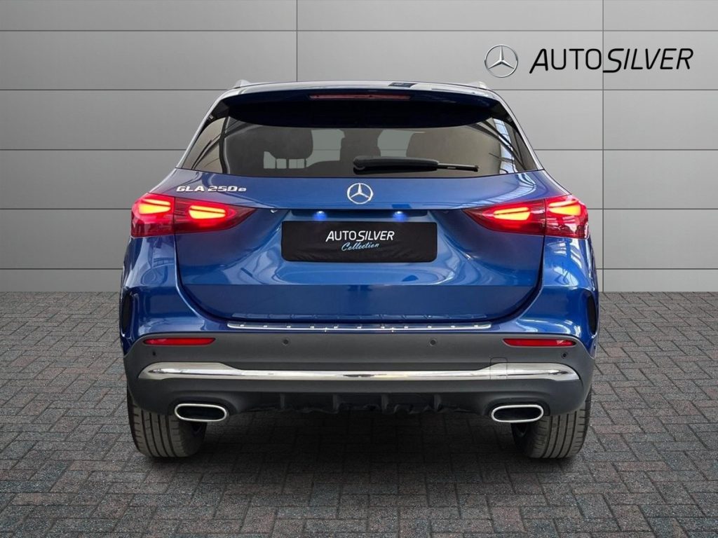 MERCEDES-BENZ GLA 250 e EQ AMG Line Premium auto - 4