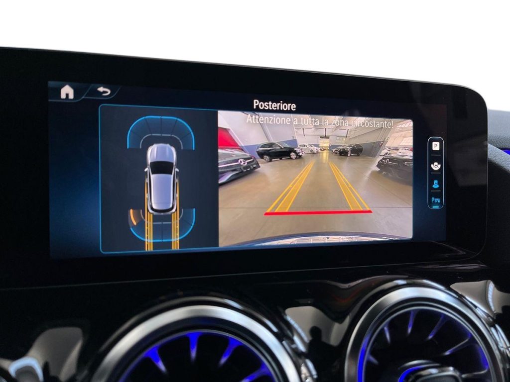 MERCEDES-BENZ GLA 250 e EQ AMG Line Premium auto - 12