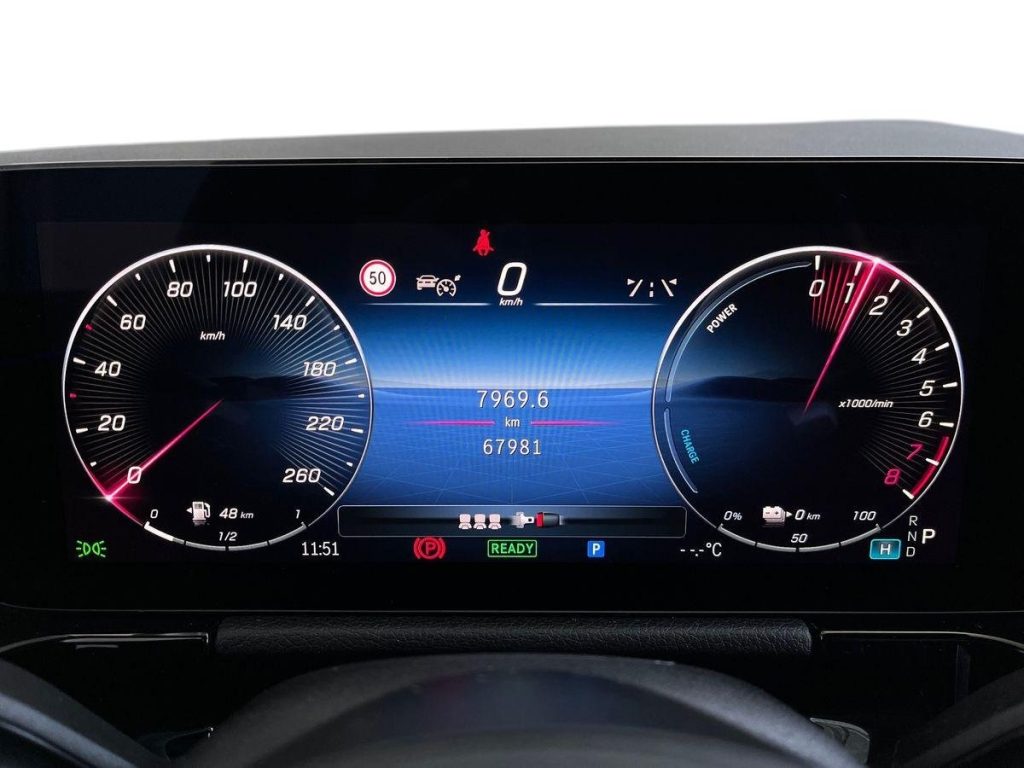 MERCEDES-BENZ GLA 250 e EQ AMG Line Premium auto - 8