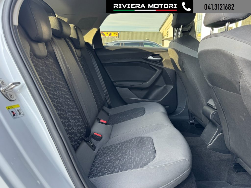 AUDI A1 SPB 30 TFSI S tronic Black Line - 10