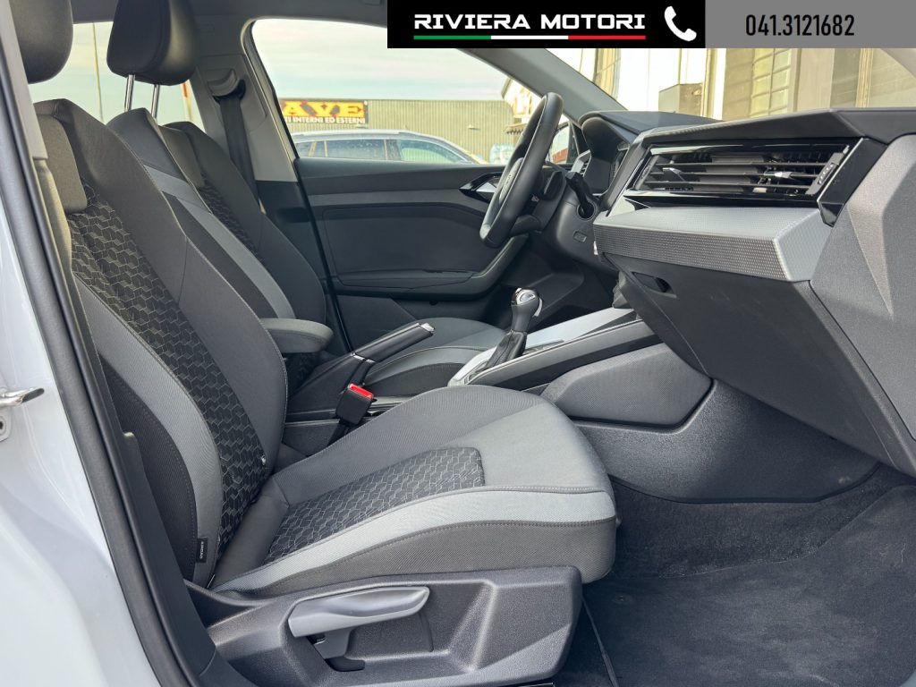 AUDI A1 SPB 30 TFSI S tronic Black Line - 9