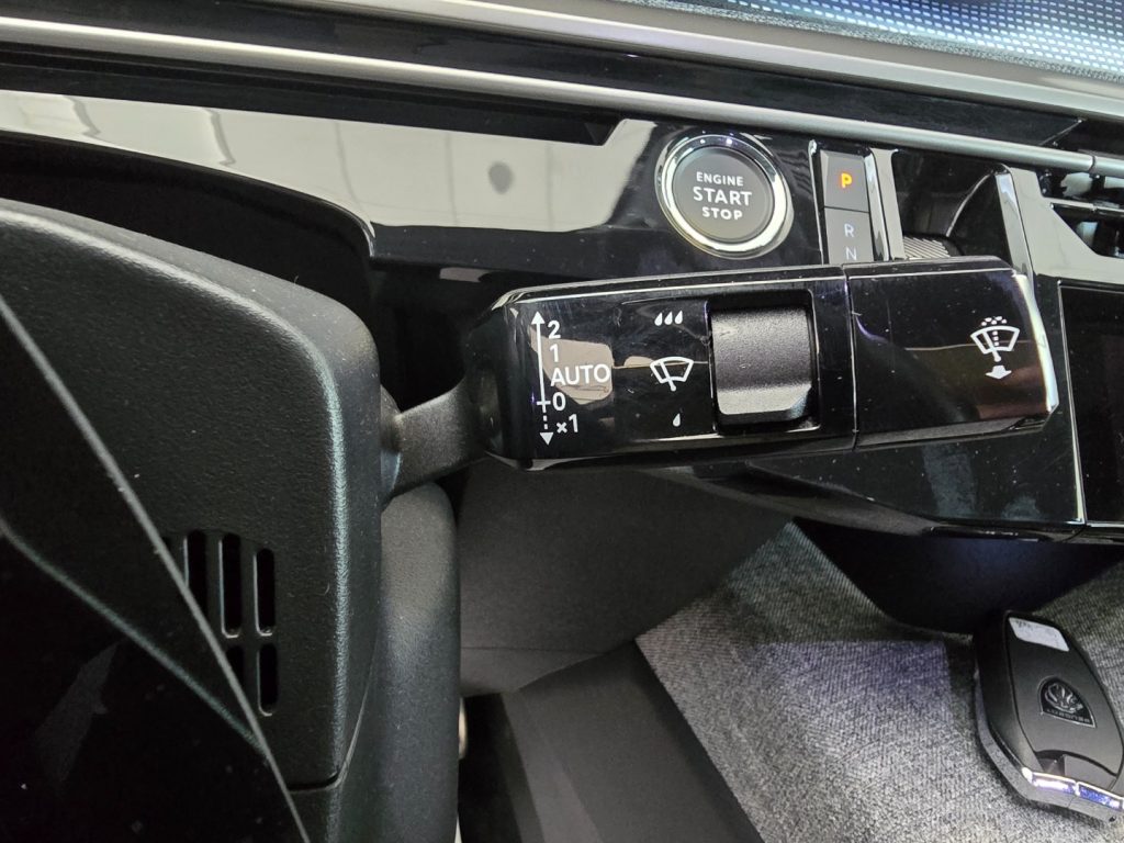 PEUGEOT 3008 Hybrid 136 e-DCS6 GT - 15