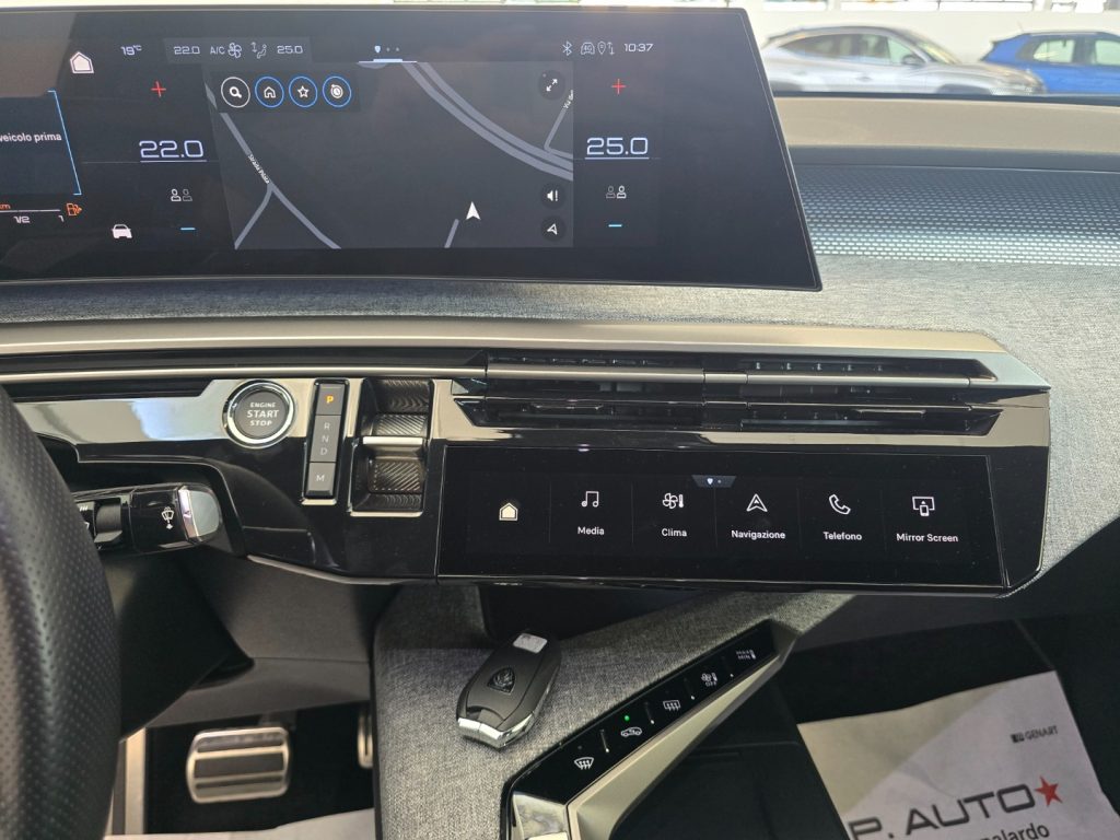 PEUGEOT 3008 Hybrid 136 e-DCS6 GT - 17