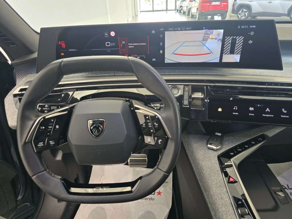 PEUGEOT 3008 Hybrid 136 e-DCS6 GT - 11