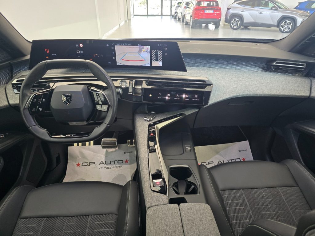 PEUGEOT 3008 Hybrid 136 e-DCS6 GT - 10