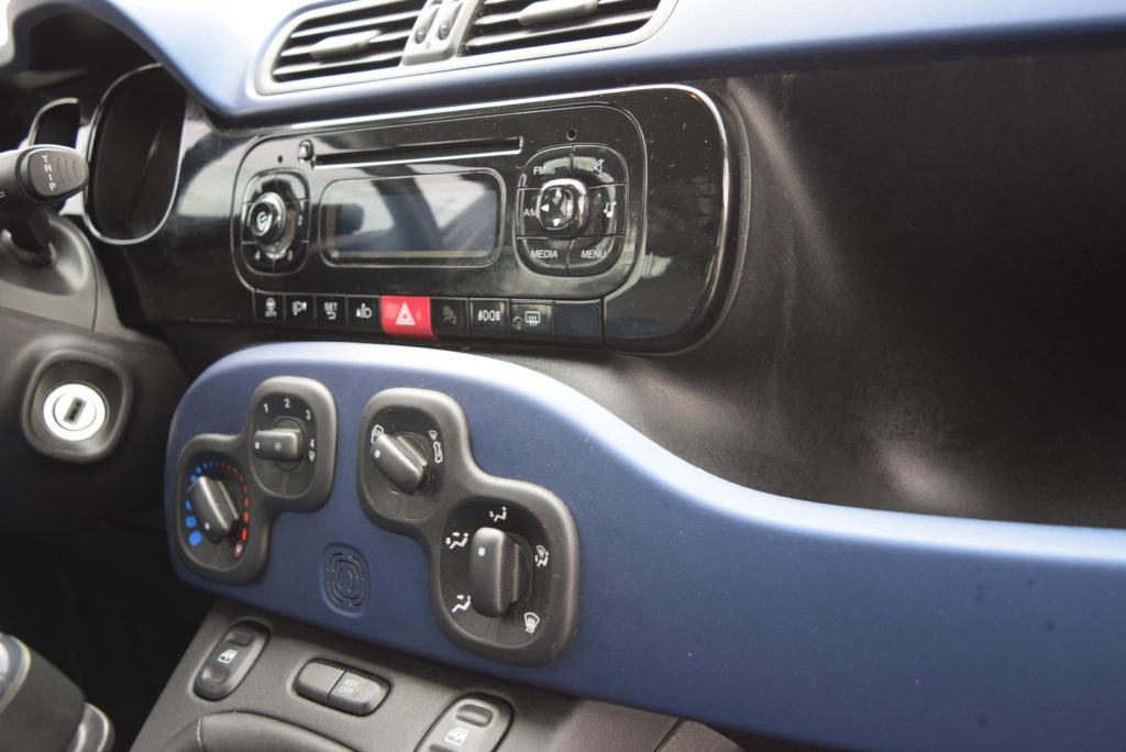 FIAT Panda 1.2 Lounge 69CV - 12