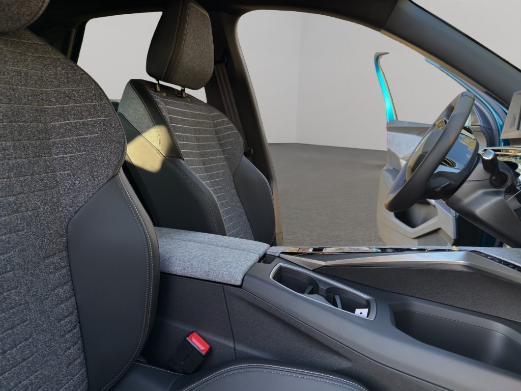 PEUGEOT 3008 Hybrid 145 e-DCS6 Allure - 18