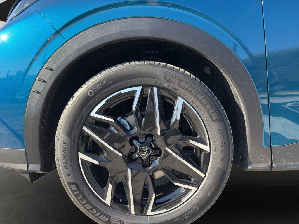 PEUGEOT 3008 Hybrid 145 e-DCS6 Allure - 22