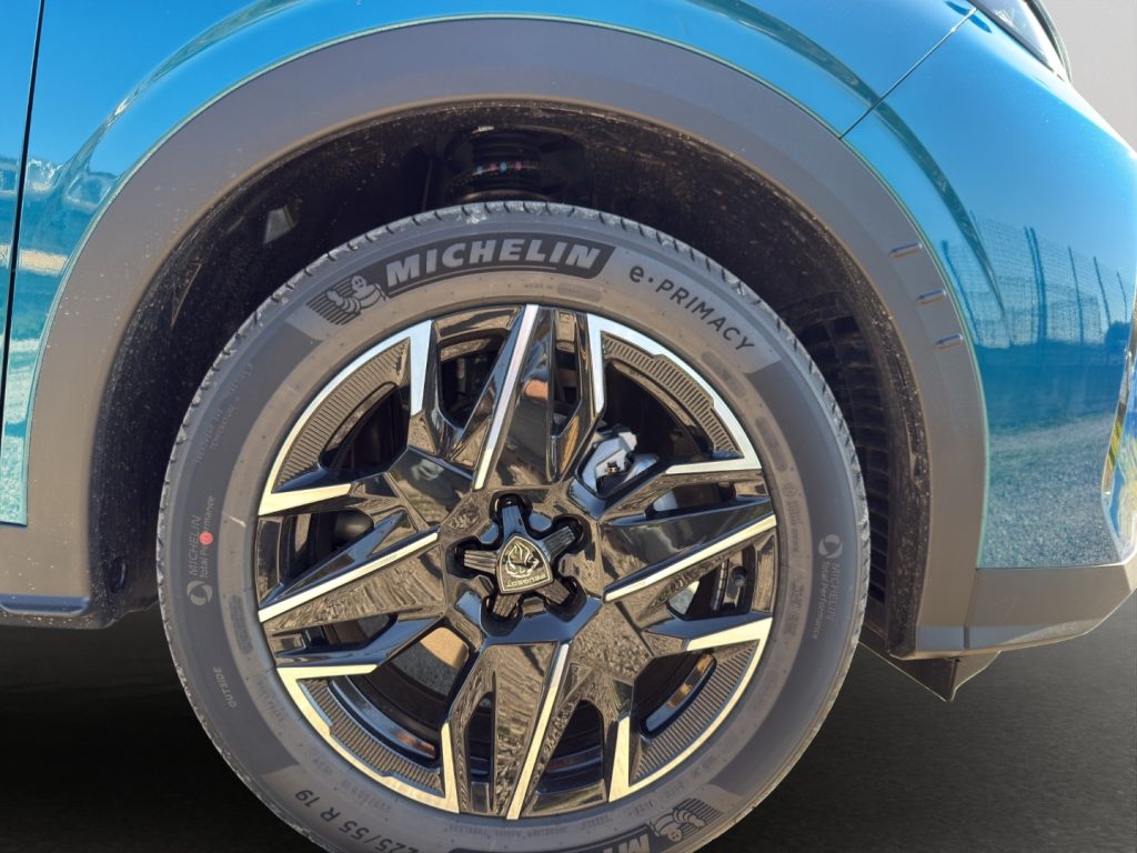 PEUGEOT 3008 Hybrid 145 e-DCS6 Allure - 23