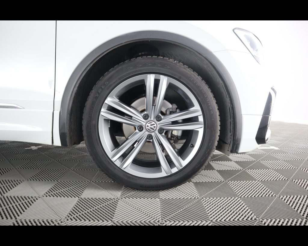 VOLKSWAGEN Tiguan 1.5 tsi Sport 130cv R-LINE - 20