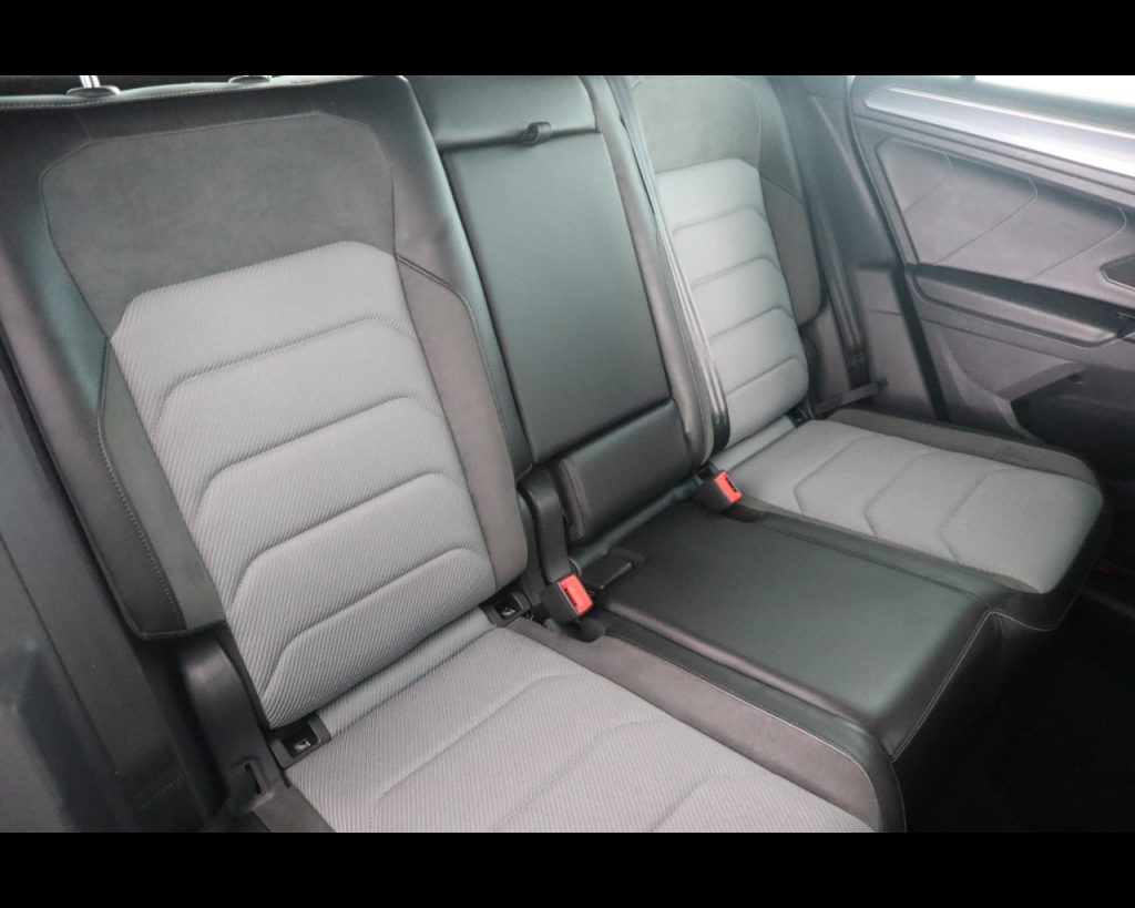 VOLKSWAGEN Tiguan 1.5 tsi Sport 130cv R-LINE - 18