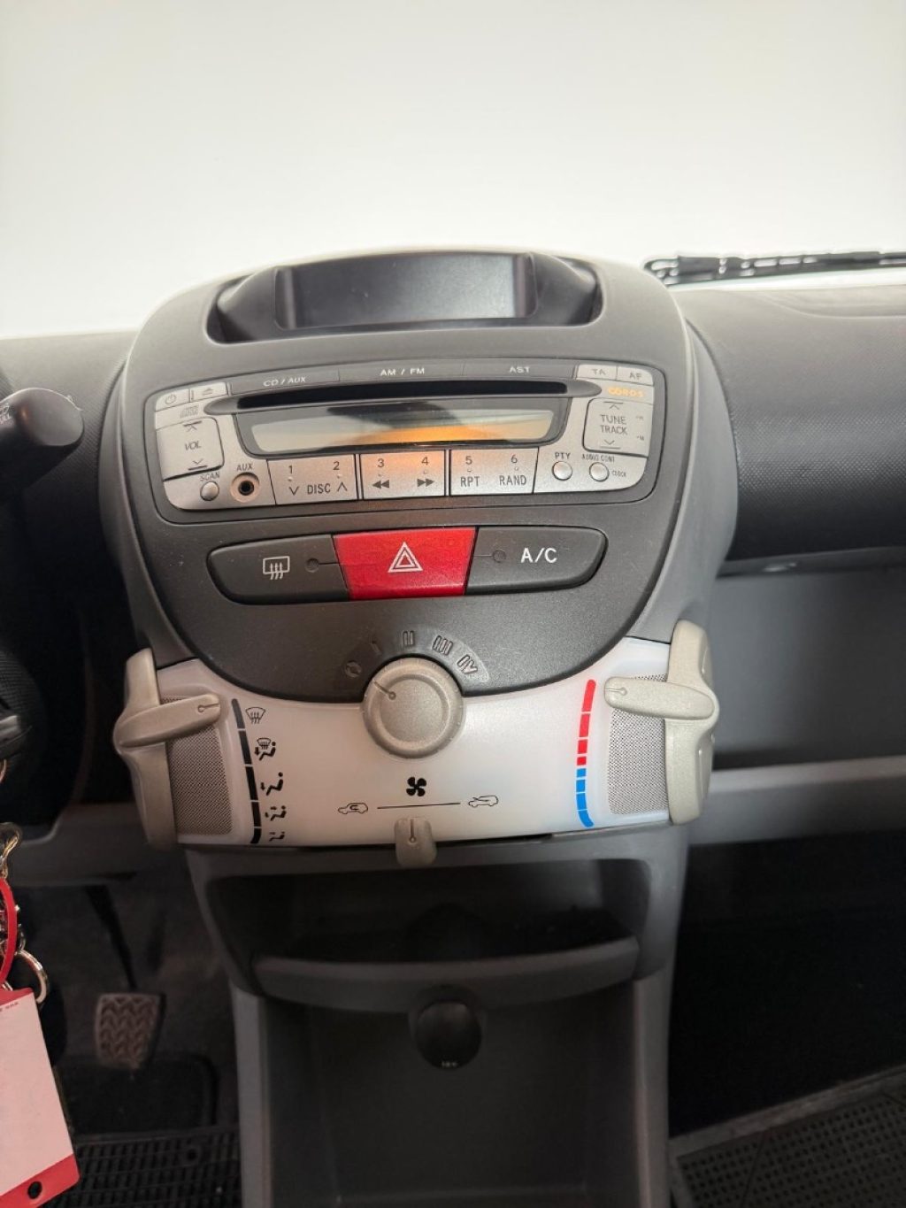 PEUGEOT 107 1.0 68CV 5p. Sweet Years 2Tronic - 8