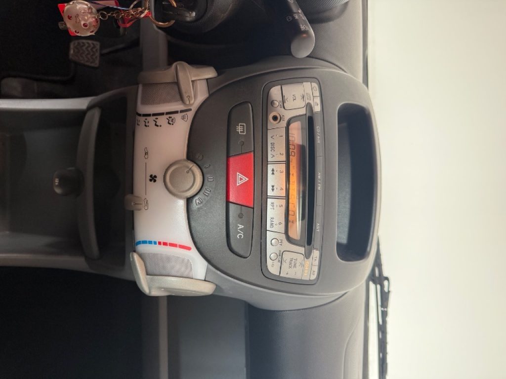 PEUGEOT 107 1.0 68CV 5p. Urban Move - 2