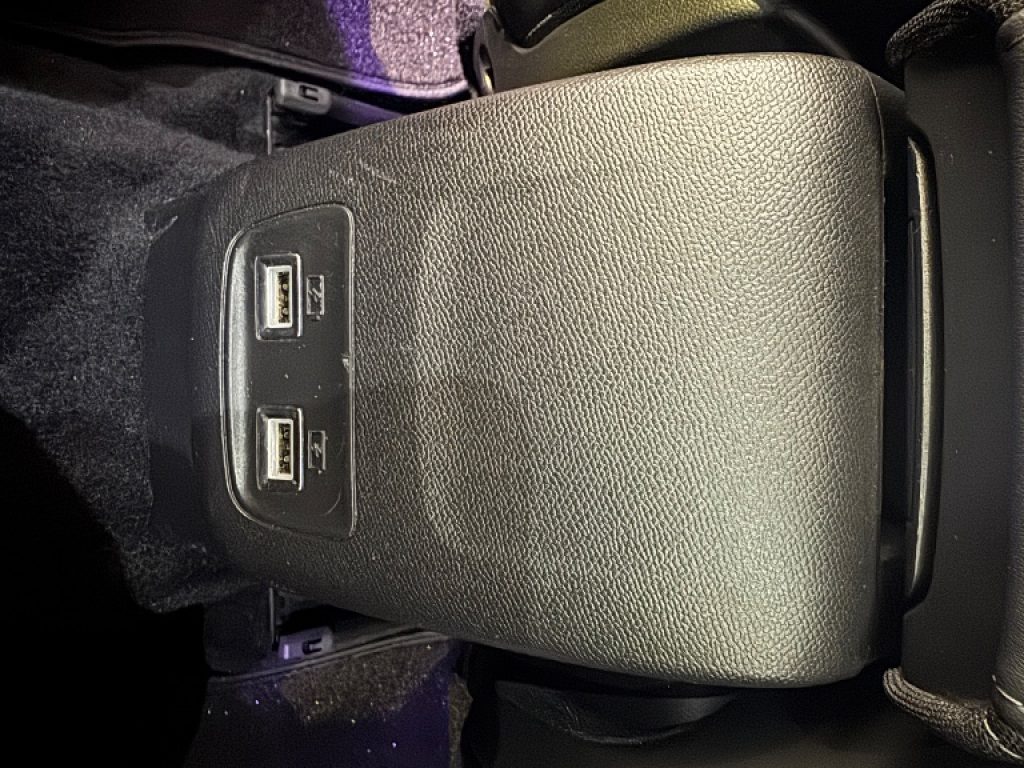 PEUGEOT 2008 BlueHDi 110 S&S GT - 6