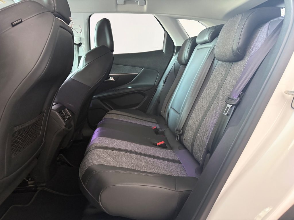 PEUGEOT 3008 PureTech Turbo 130 S&S Allure - 5