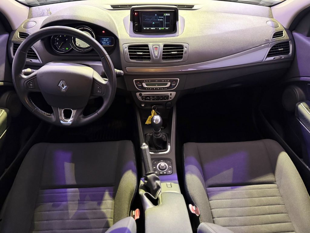 RENAULT Megane Mégane 1.5 dCi 110CV EDC SporTour Wave - 9