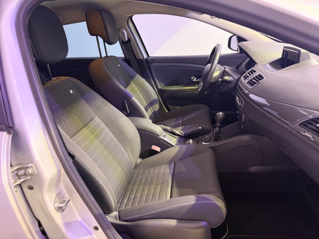 RENAULT Megane Mégane 1.5 dCi 110CV EDC SporTour Wave - 10