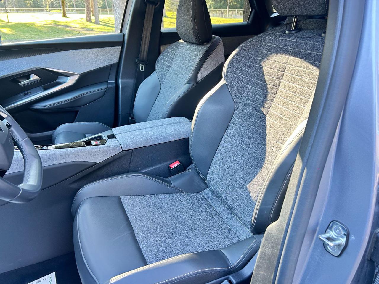 PEUGEOT 3008 Hybrid 145 e-DCS6 Allure - 9