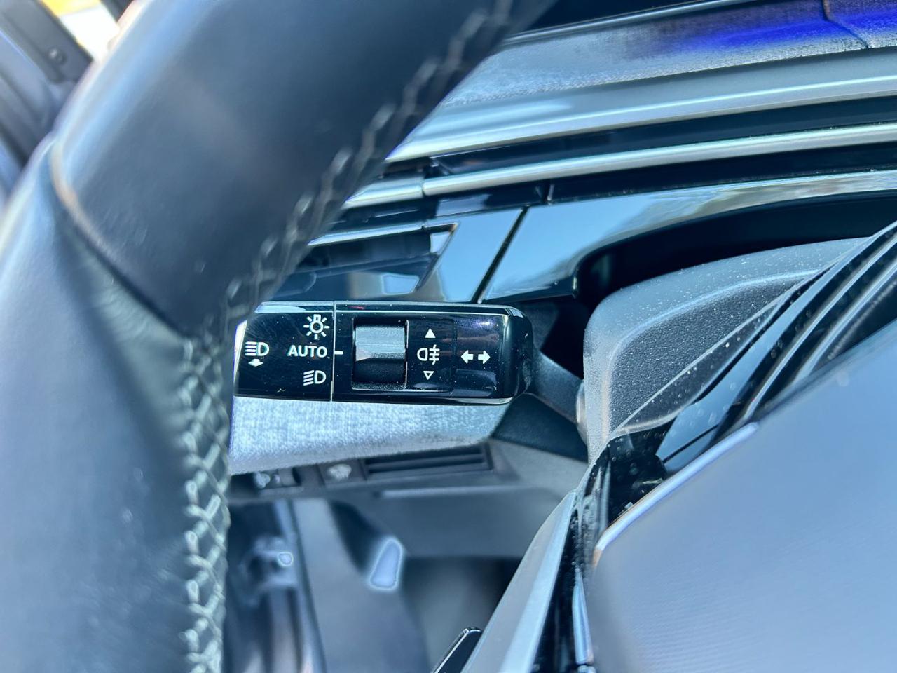 PEUGEOT 3008 Hybrid 145 e-DCS6 Allure - 14