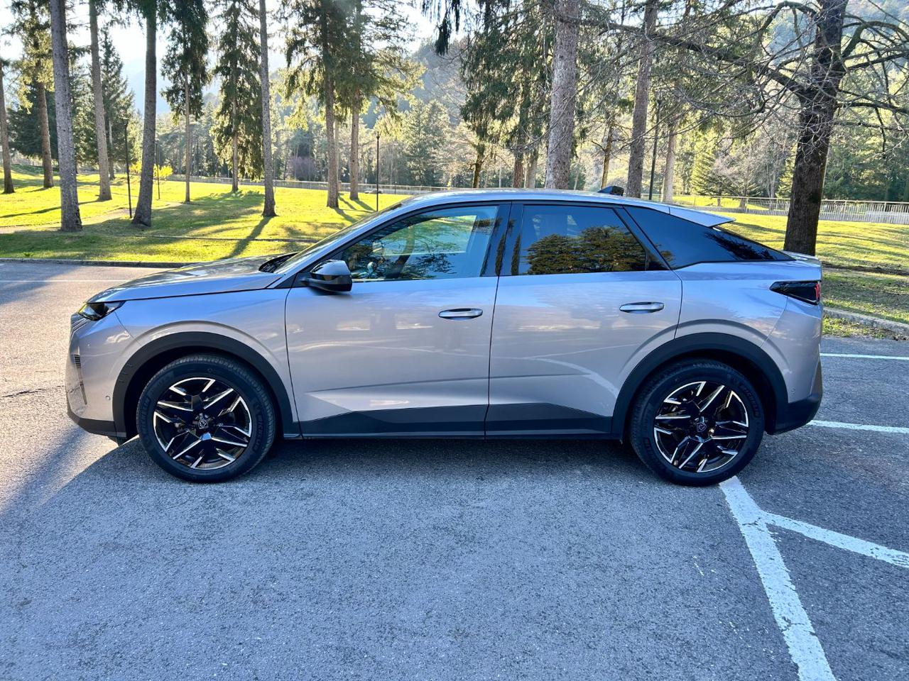 PEUGEOT 3008 Hybrid 145 e-DCS6 Allure - 3
