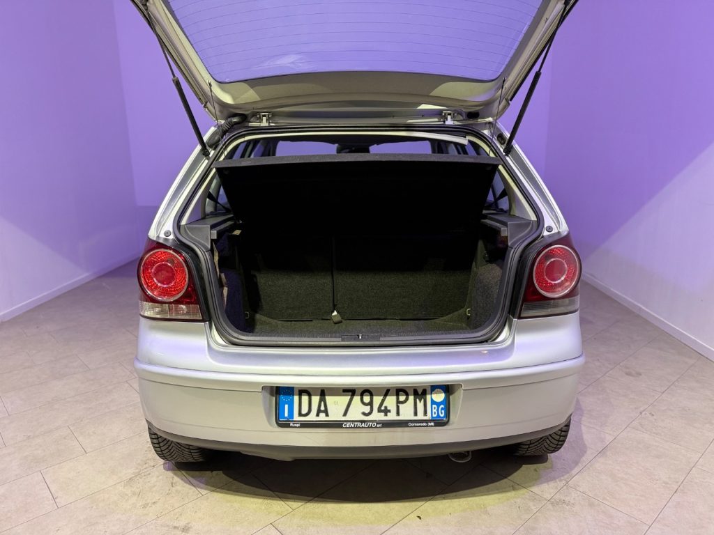VOLKSWAGEN Polo 1.4/75CV 16V 5p. Comfortline - 11