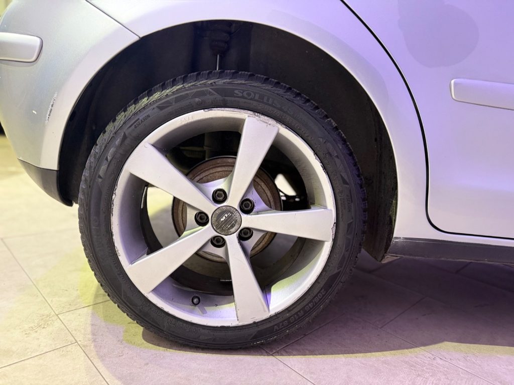 VOLKSWAGEN Polo 1.4/75CV 16V 5p. Comfortline - 14