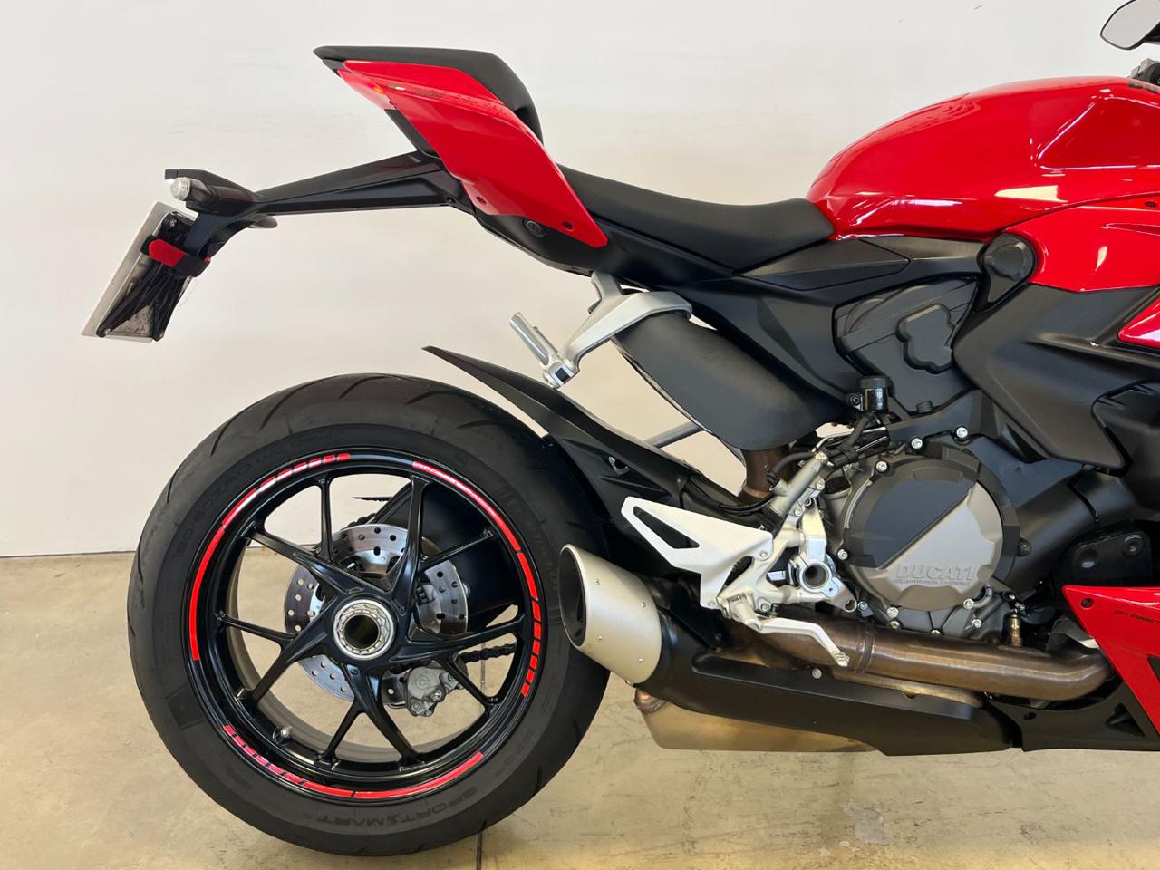 DUCATI Streetfighter V2 RED - 6