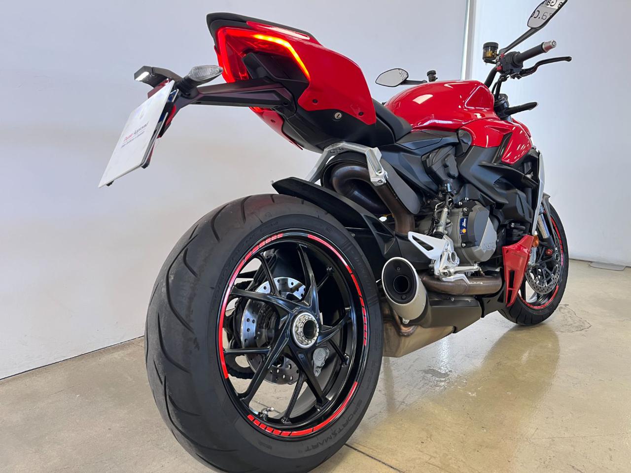DUCATI Streetfighter V2 RED - 7