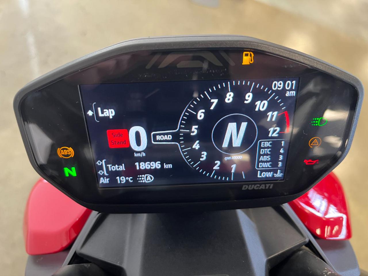 DUCATI Streetfighter V2 RED - 13