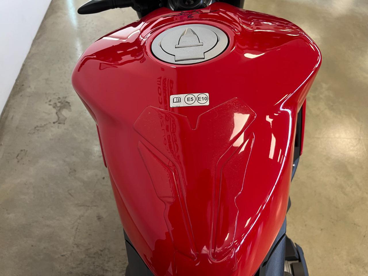 DUCATI Streetfighter V2 RED - 10