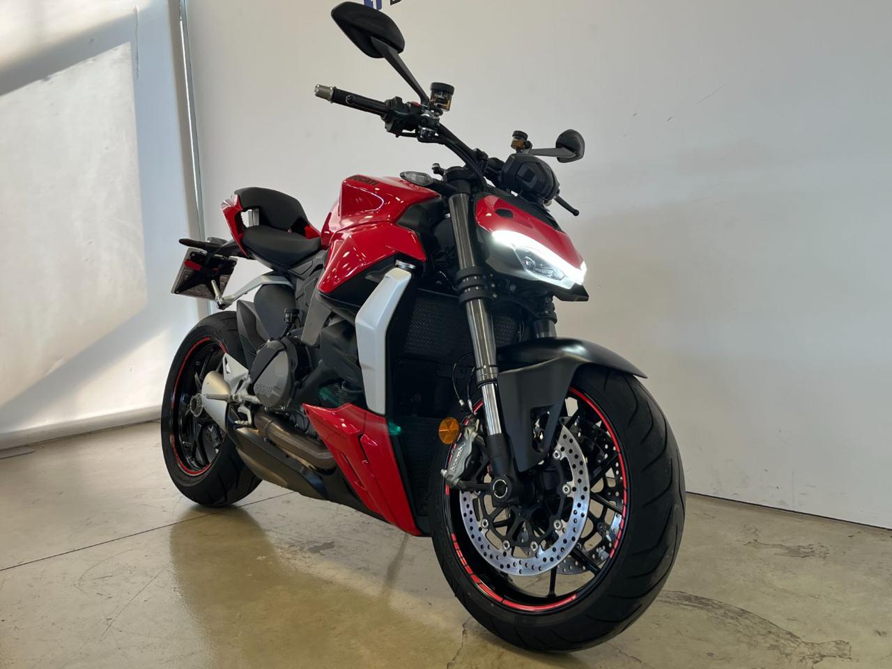 DUCATI Streetfighter V2 RED - 2