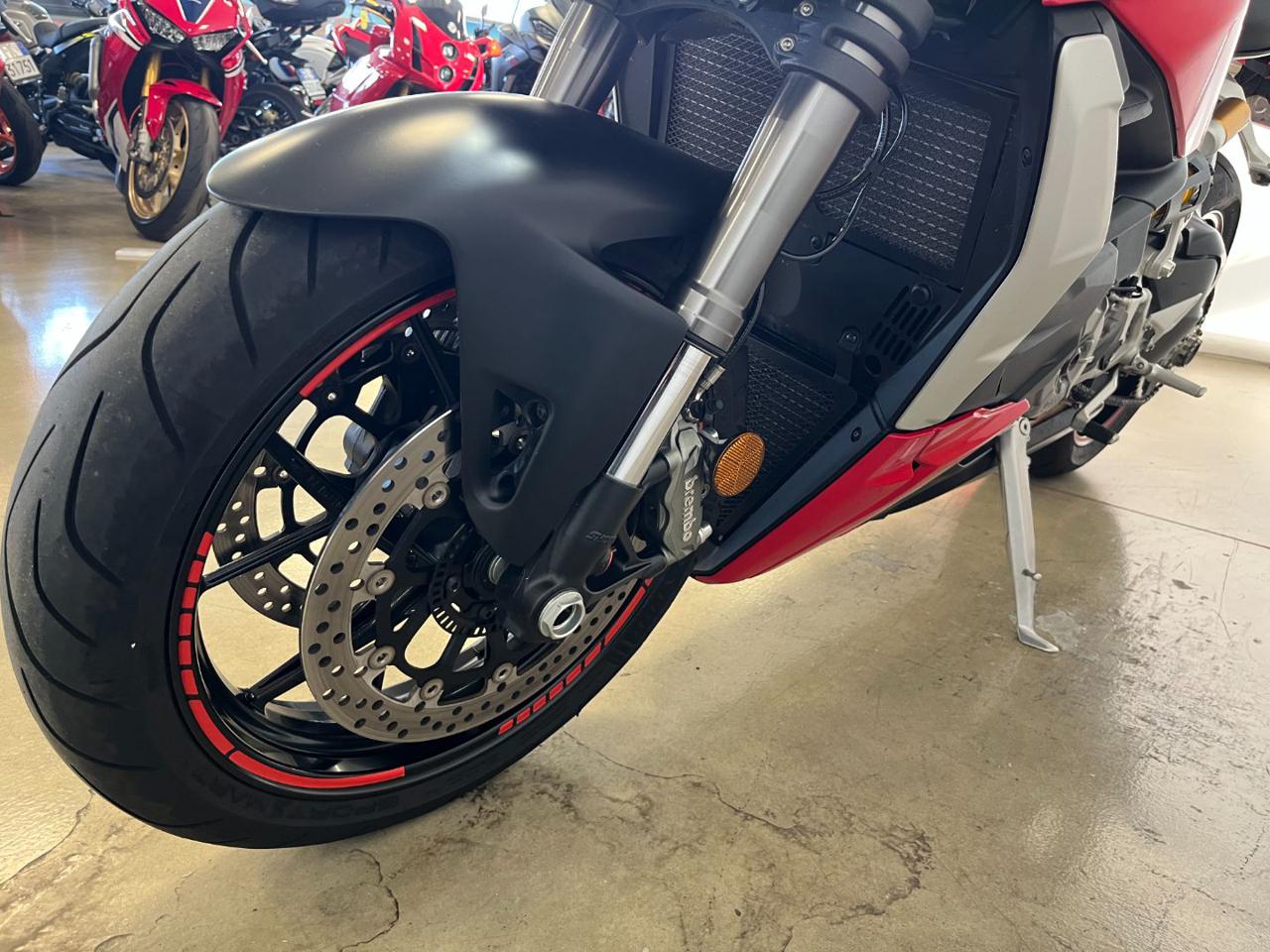 DUCATI Streetfighter V2 RED - 3