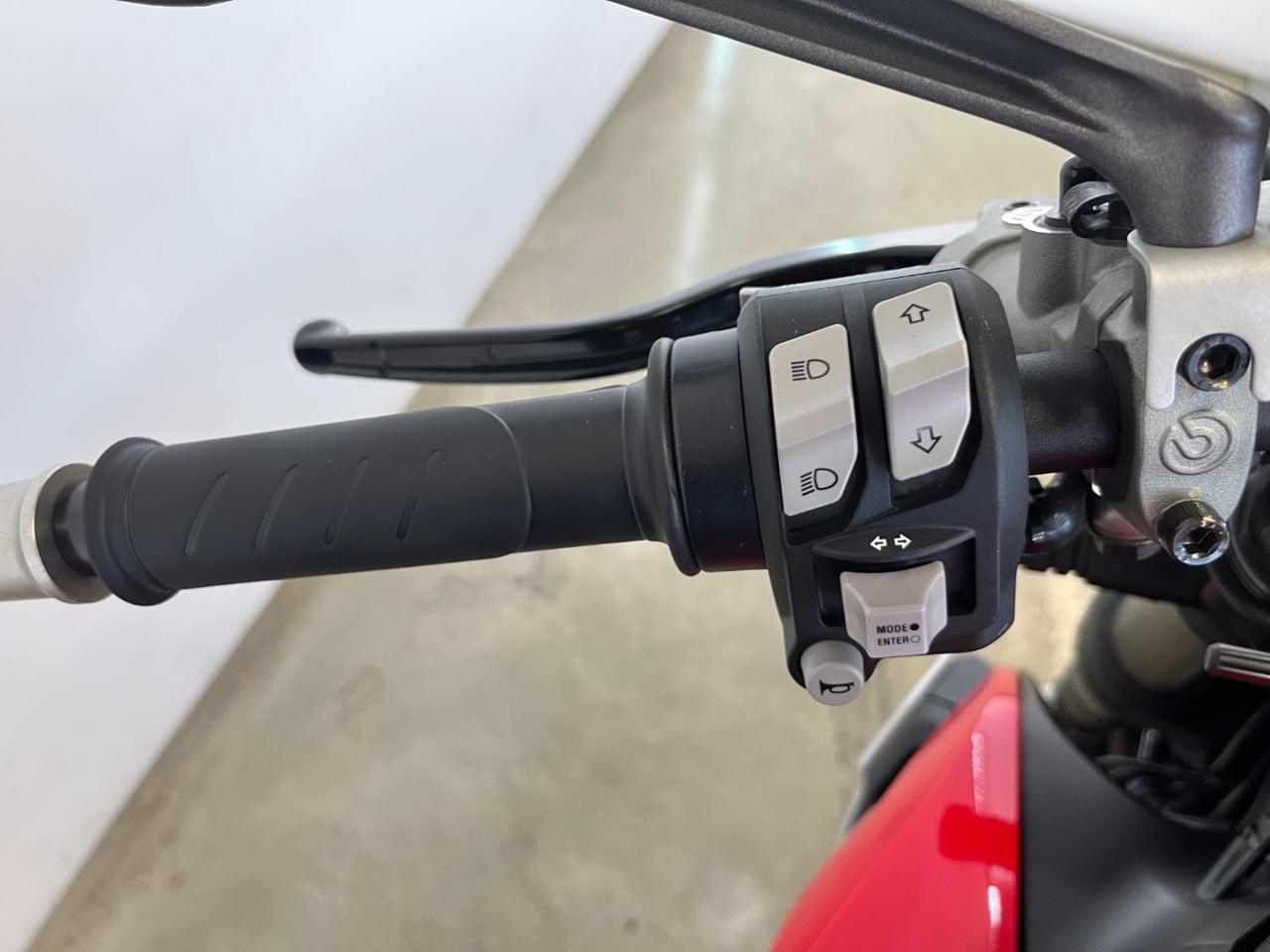 DUCATI Streetfighter V2 RED - 12