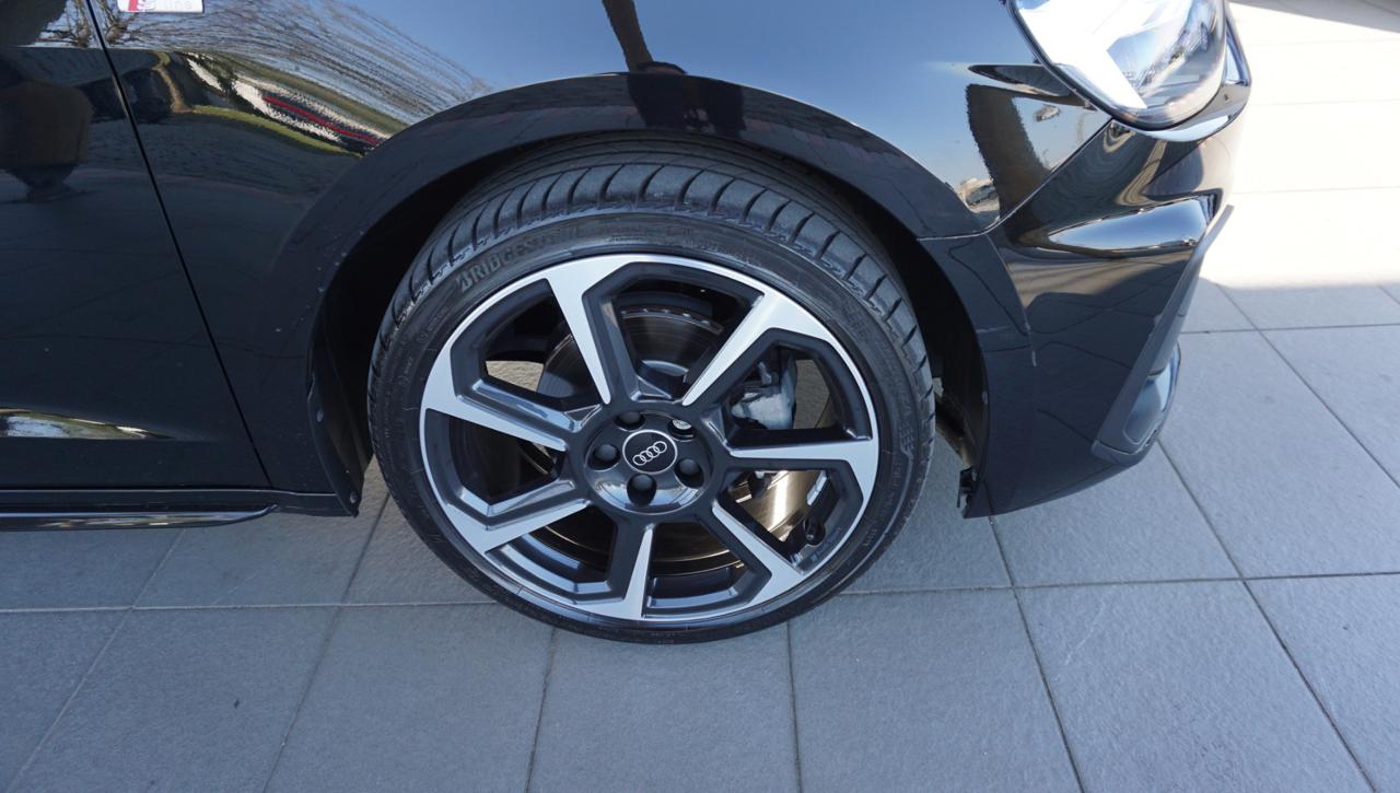 AUDI A1 SPB 30 TFSI S-Tronic Identity Black - 11