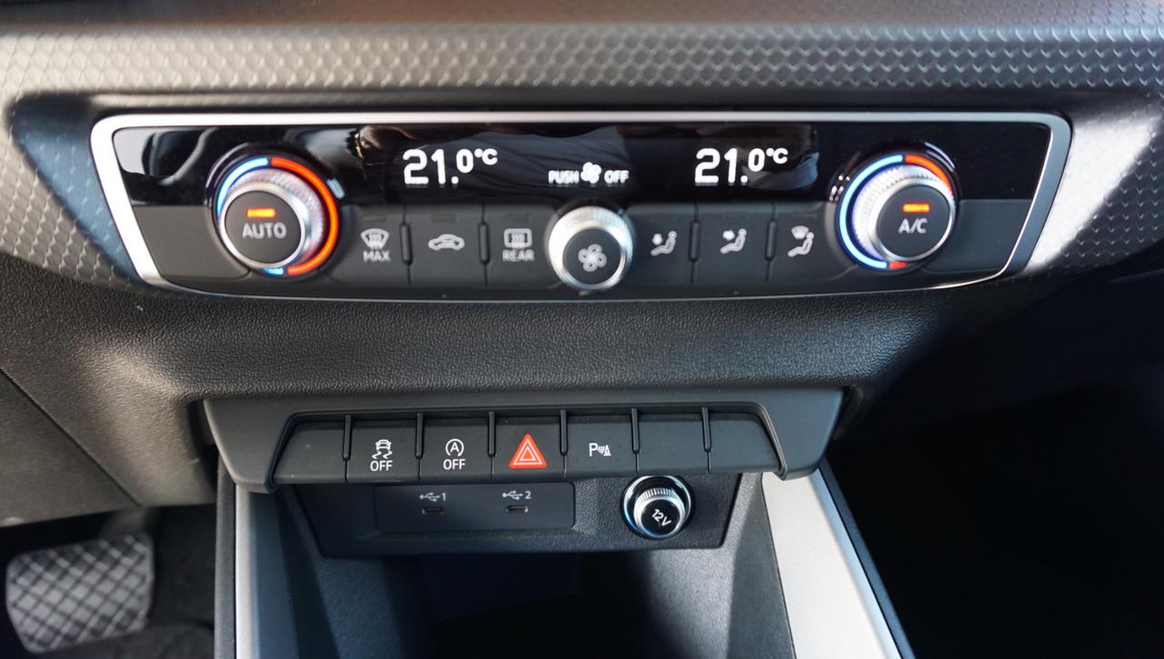 AUDI A1 SPB 30 TFSI S-Tronic Identity Black - 27