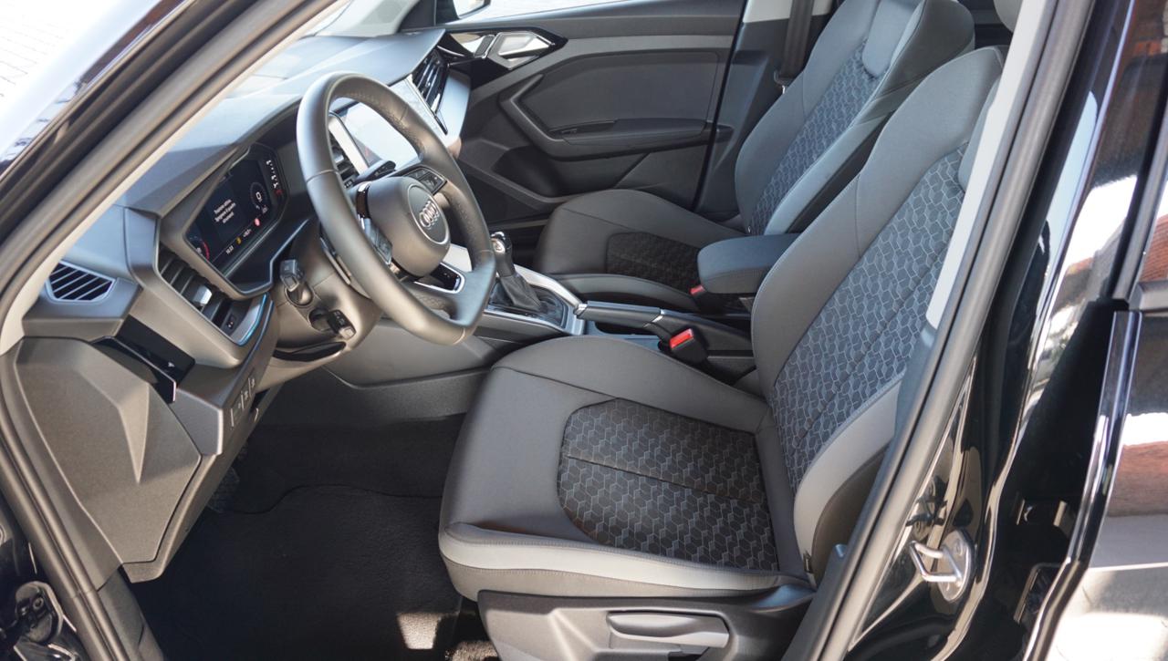 AUDI A1 SPB 30 TFSI S-Tronic Identity Black - 13