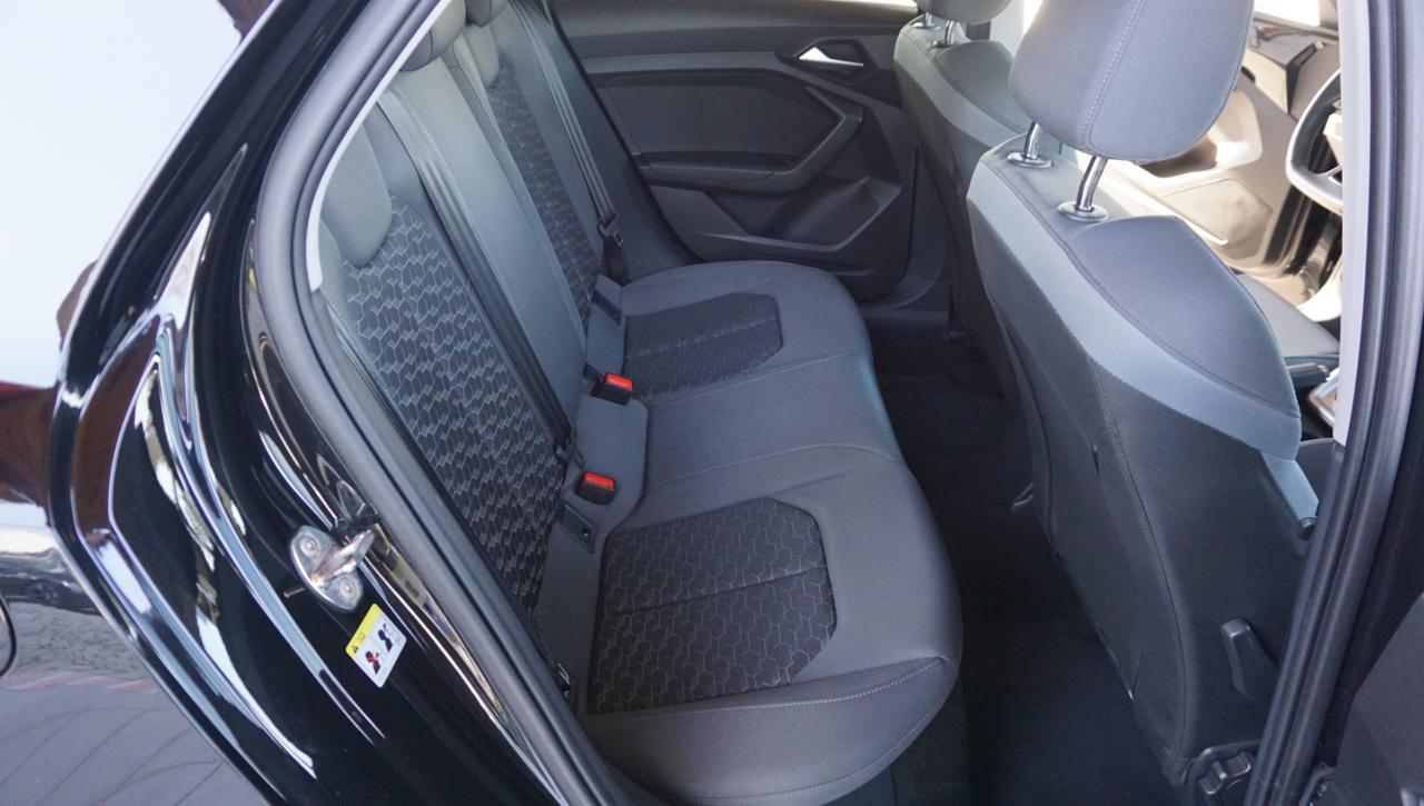 AUDI A1 SPB 30 TFSI S-Tronic Identity Black - 32