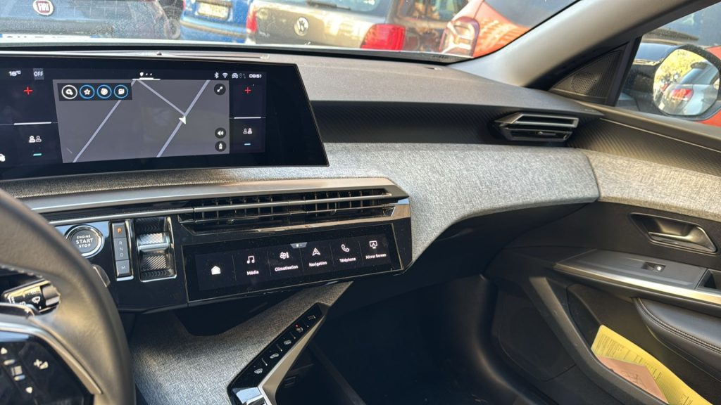 PEUGEOT 3008 Hybrid 145 e-DCS6 ALLURE + CERCHI 19 - 9