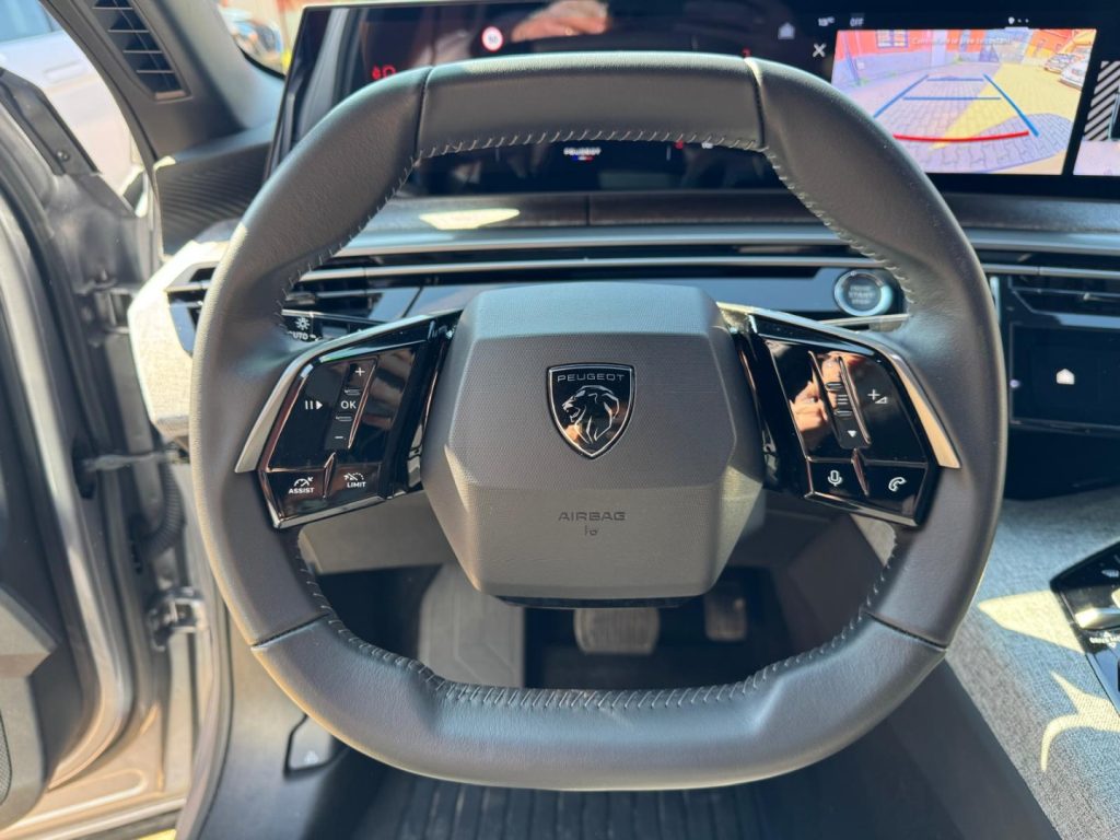 PEUGEOT 3008 Hybrid 145 e-DCS6 ALLURE + CERCHI 19 - 10