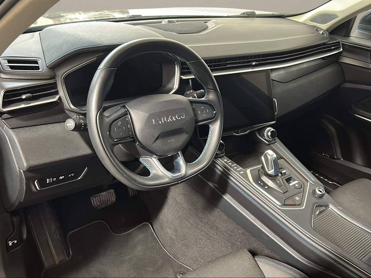 LYNK & CO 01 PHEV - 21